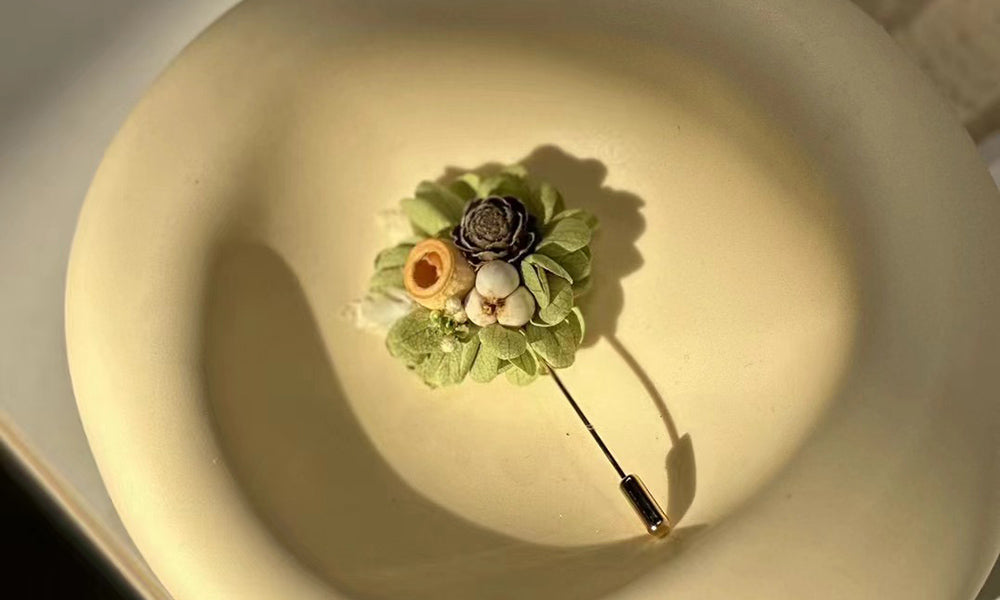 Eternal Blossom: Handcrafted Dried Flower Brooch